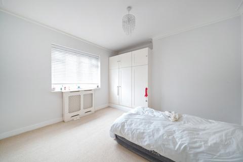 1 bedroom flat to rent, Watchfield Court Sutton Court Road W4