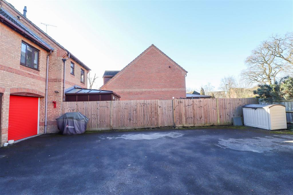 Garage &amp; Driveway Parking