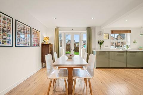 6 Magnus Drive, Basingstoke, RG22 4TX