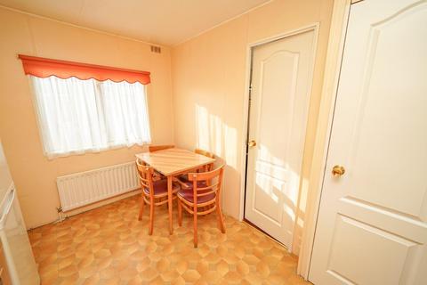 2 bedroom park home for sale, Weston Avenue, Leighton Buzzard