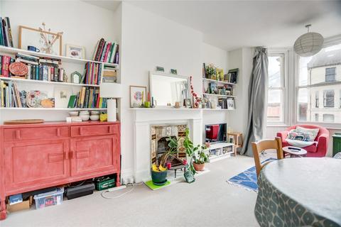 2 bedroom flat to rent, Connaught Road, Hove, BN3