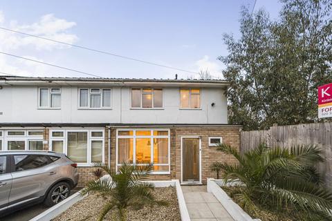 3 bedroom end of terrace house for sale, Chelsfield Gardens, Sydenham