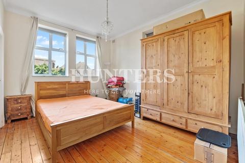 3 bedroom flat to rent, Golders Green Road, London, NW11