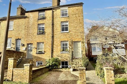 3 bedroom end of terrace house for sale, Scotts Road, Ware SG12