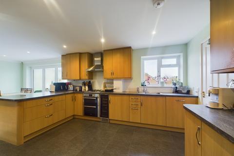 3 bedroom detached house for sale, Broomfield Road, Tilehurst, Reading, RG30