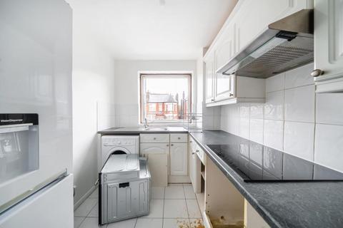 2 bedroom apartment to rent, Windsor Road,  Finchley,  N3