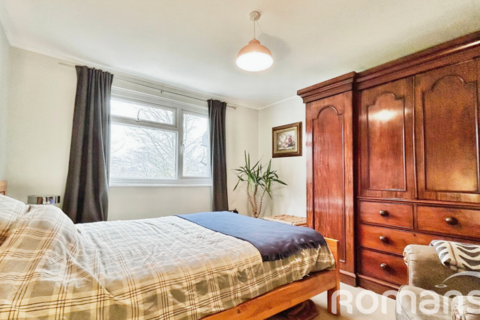 50 Cleveland Close, Basingstoke, RG22 5AW