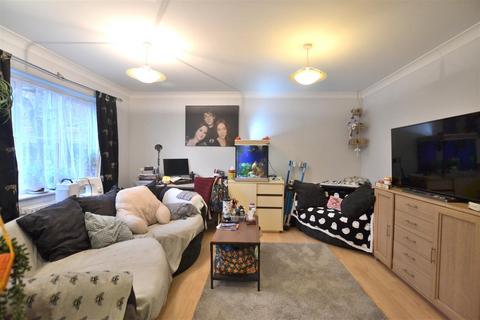 2 bedroom apartment for sale, 108 Clarence Road, Fleet GU51