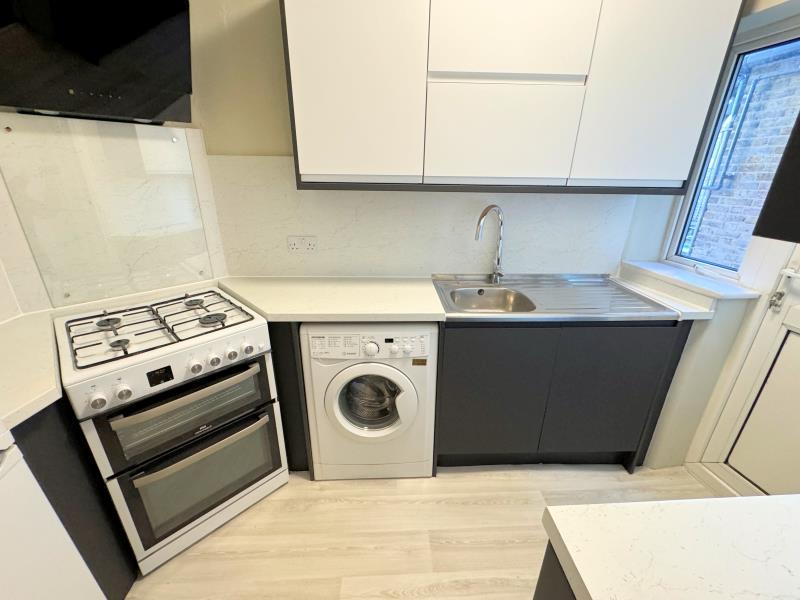 Apartment in Finchley - View 3