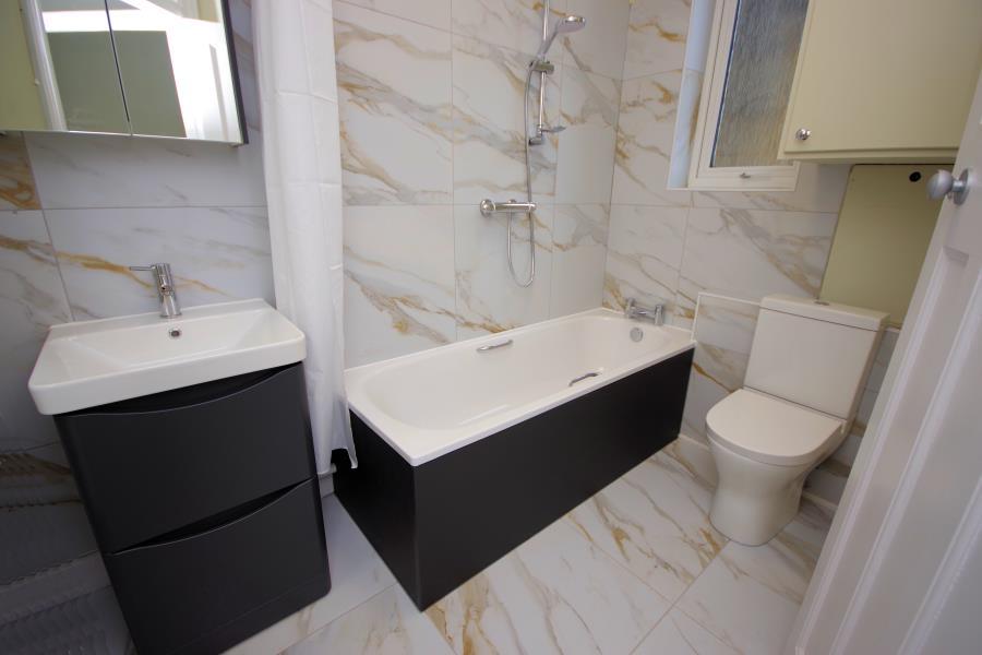 Apartment in Finchley - More
