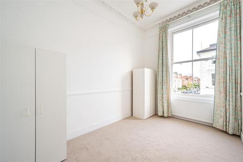 2 bedroom flat to rent, Belsize Square