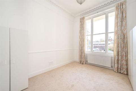 2 bedroom flat to rent, Belsize Square