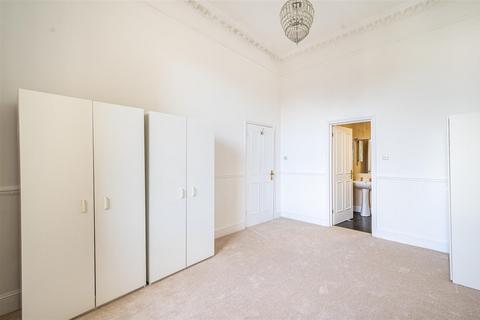 2 bedroom flat to rent, Belsize Square