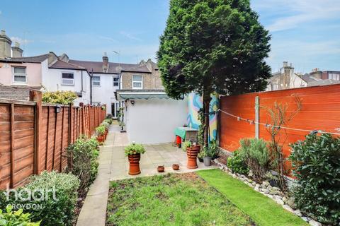 4 bedroom terraced house for sale, Canterbury Road, Croydon