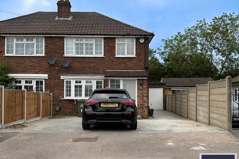 3 bedroom semi-detached house for sale,  Warwick Drive, Cheshunt EN8