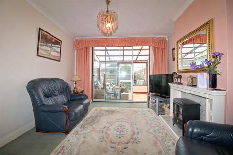 2 bedroom semi-detached bungalow for sale, Chyngton Gardens, Seaford