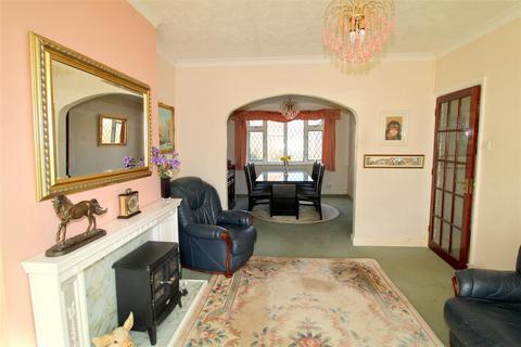 2 bedroom semi-detached bungalow for sale, Chyngton Gardens, Seaford