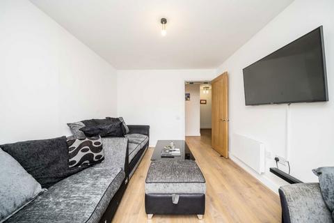 2 bedroom flat to rent, Aldersgate Street, London EC1A