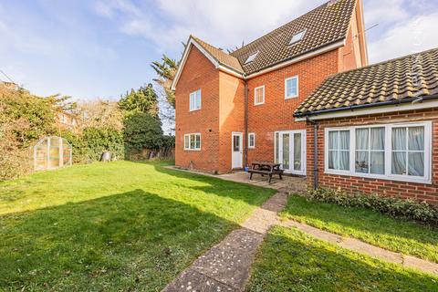 6 bedroom detached house for sale, Whistlefish Court, Norwich NR5