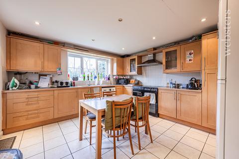 6 bedroom detached house for sale, Whistlefish Court, Norwich NR5