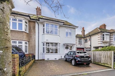 5 bedroom terraced house to rent, Boston Gardens, Brentford TW8