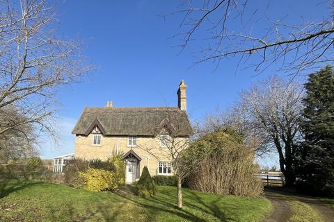 4 bedroom cottage to rent, Hall Lane, Riddlesworth