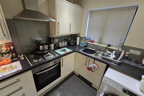 2 bedroom terraced house to rent, Bank Road*, Bristol BS15