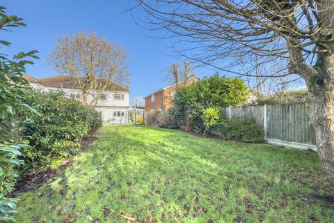 15 Aldermans Hill, Hockley, SS5 4RP