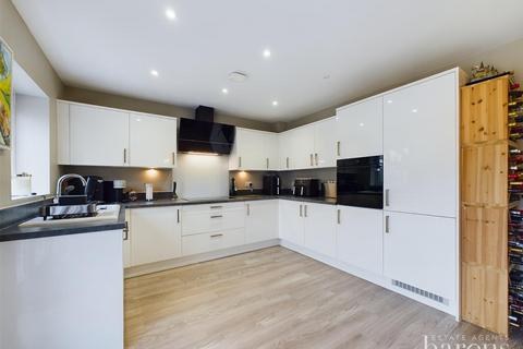 3 Church Acre, Oakley, Basingstoke, RG23 7GH