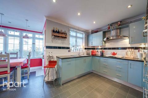 6 Bliss Close, Witham, CM8 1JR
