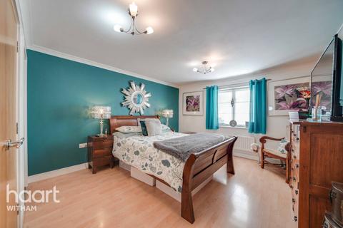 6 Bliss Close, Witham, CM8 1JR