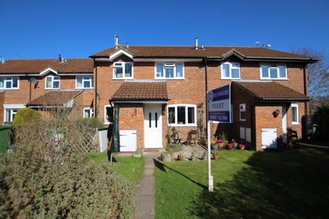 2 bedroom terraced house to rent, Rosebury Drive, Woking GU24