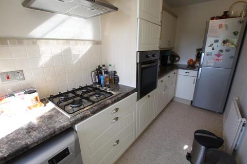 2 bedroom terraced house to rent, Rosebury Drive, Woking GU24