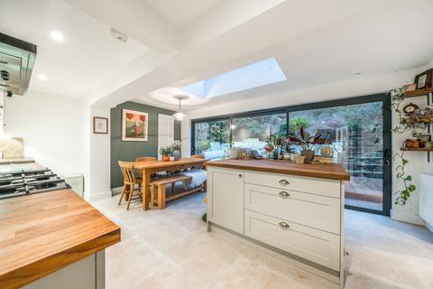 Wylens Catteshall Lane, Godalming, GU7 1LJ
