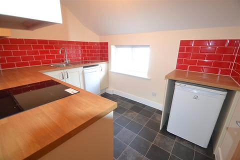 1 bedroom apartment to rent, High Street, Ringwood