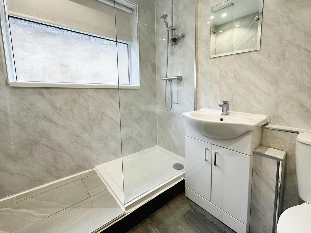 E3e19b57-Shower 20room 207 20 Orly