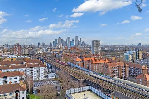 Flat 1, Dimsdale Heights, 4 Spencer Way, London, E1 2PN