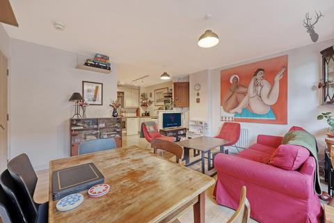 Flat 1, Dimsdale Heights, 4 Spencer Way, London, E1 2PN
