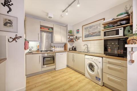 Flat 1, Dimsdale Heights, 4 Spencer Way, London, E1 2PN