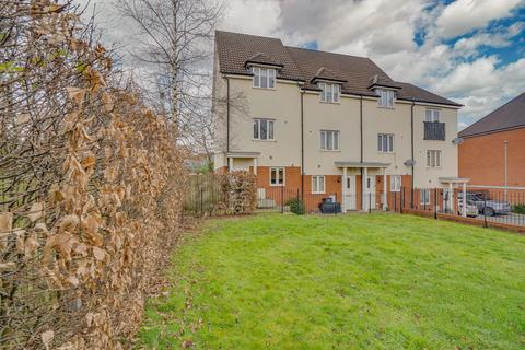 4 bedroom end of terrace house for sale, Rostron Close, Southampton, Hampshire