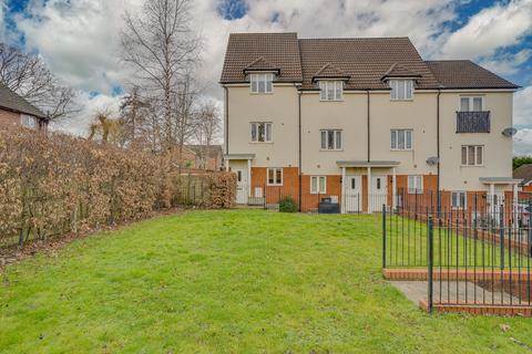 4 bedroom end of terrace house for sale, Rostron Close, Southampton, Hampshire