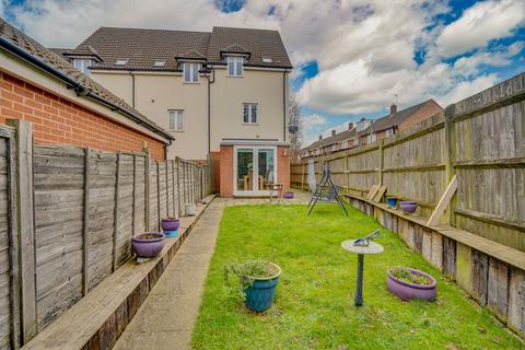 39 Rostron Close, West End, Southampton, SO18 3AF