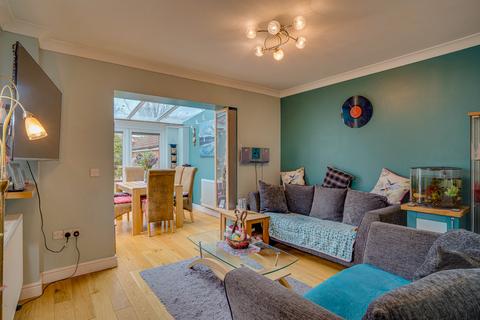 39 Rostron Close, West End, Southampton, SO18 3AF