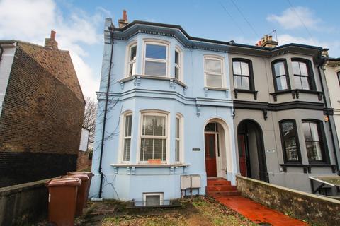 2 bedroom flat to rent, Fairlop Road, Leytonstone, London, E11 1BL