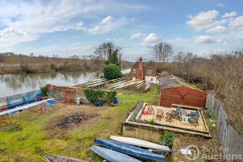 3 bedroom detached house for sale, Kennet Side, Reading, Berkshire