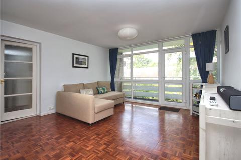 2 bedroom flat for sale, Hill View Court, Surrey GU22