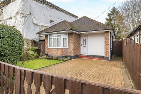 2 bedroom bungalow for sale, Coniston Road, Surrey GU22