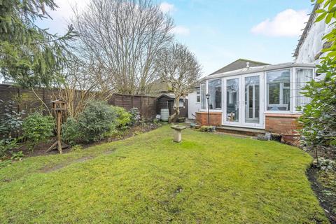 2 bedroom bungalow for sale, Coniston Road, Surrey GU22