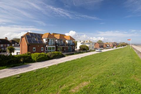 3 bedroom end of terrace house for sale, High Street, Dymchurch, Romney Marsh, TN29