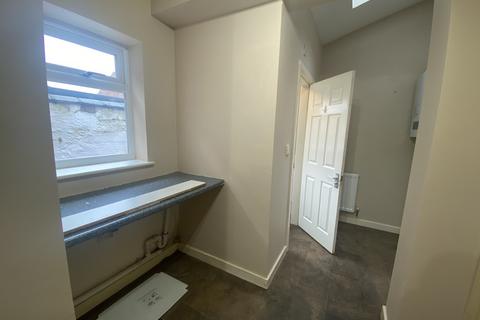 3 bedroom terraced house to rent, Nile St, Crewe